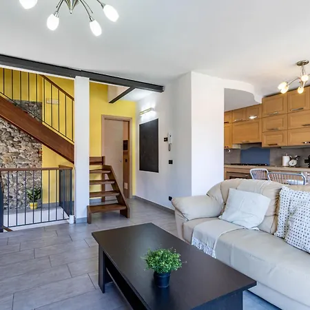 Casa Jasmine, Casa Con Giardino - Lago Maggiore - Wifi - By Guestaly دورميلّيتّو