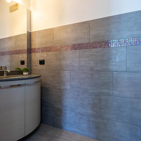 Casa Jasmine, Casa Con Giardino - Maggiore - Wifi - By Guestaly Vakantiehuis
